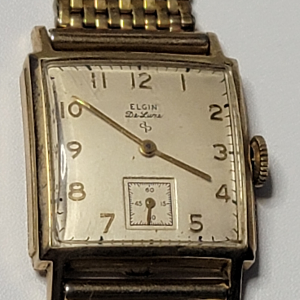 Elgin De Luxe Gold Square Watch